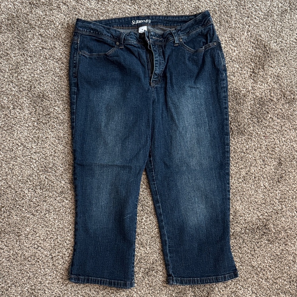 Stylish Dark Blue capri Jeans for Women